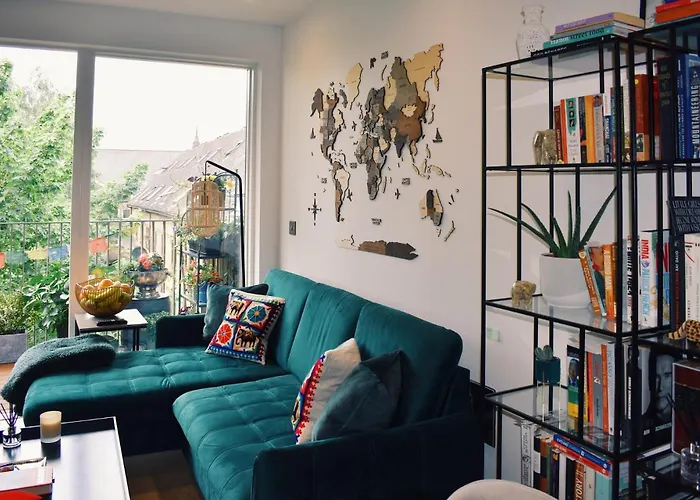 Tranquil & Stylish 1 Bedroom Flat With Private Balcony