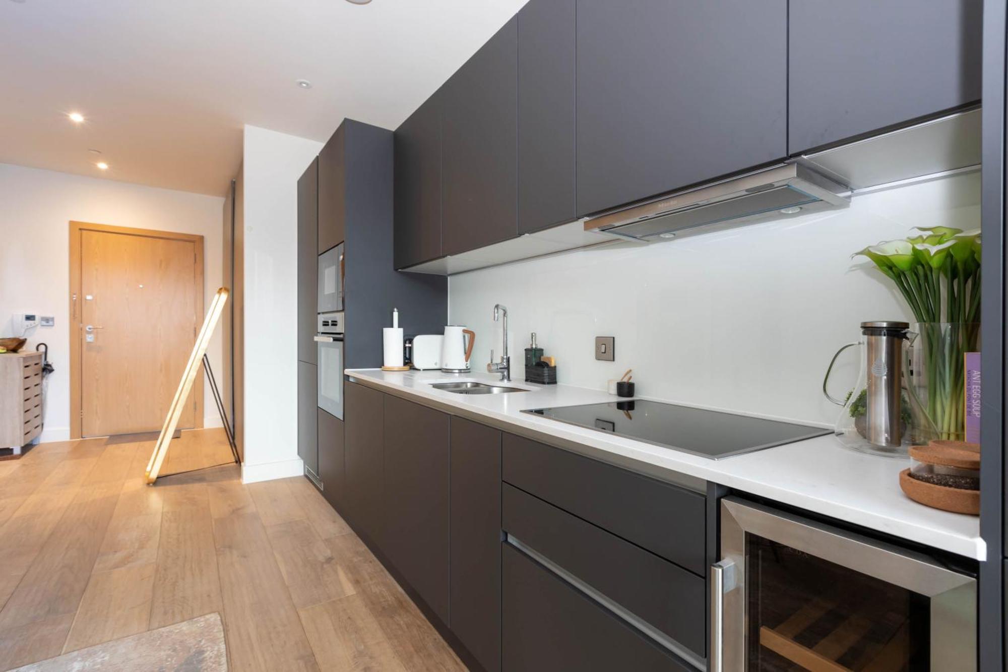 Tranquil & Stylish 1 Bedroom Flat With Private Balcony Appartement *